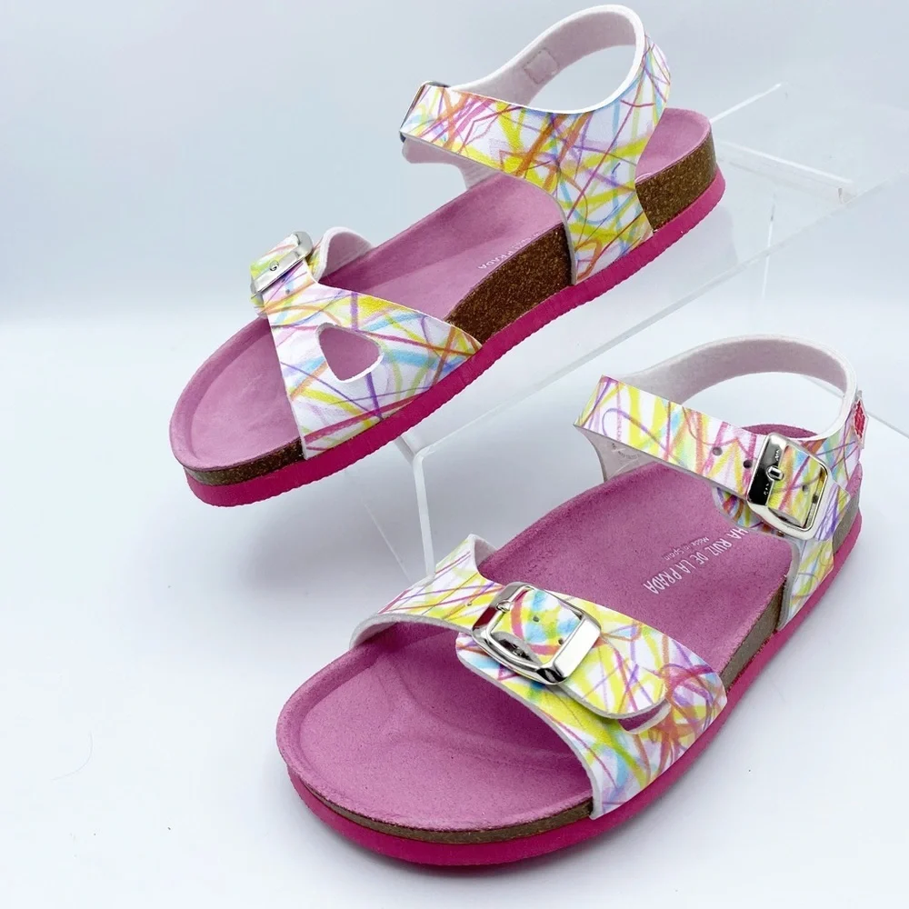 NWT. Agatha Ruiz de la Prada White/Pink Sandals. Size 2-2,5.